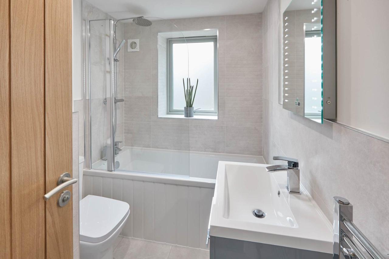Host & Stay - Coastal Townhouse Whitby Buitenkant foto