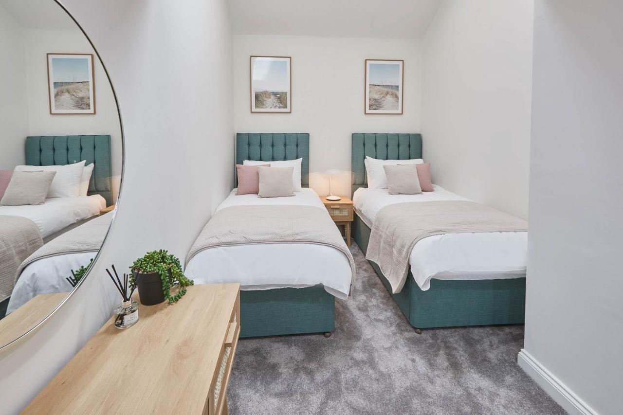 Host & Stay - Coastal Townhouse Whitby Buitenkant foto